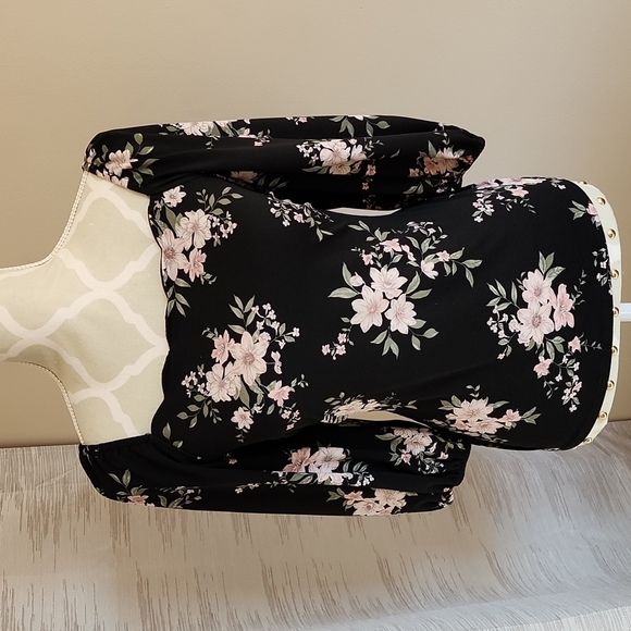 Faith and Joy Blouse - Picture 1 of 5